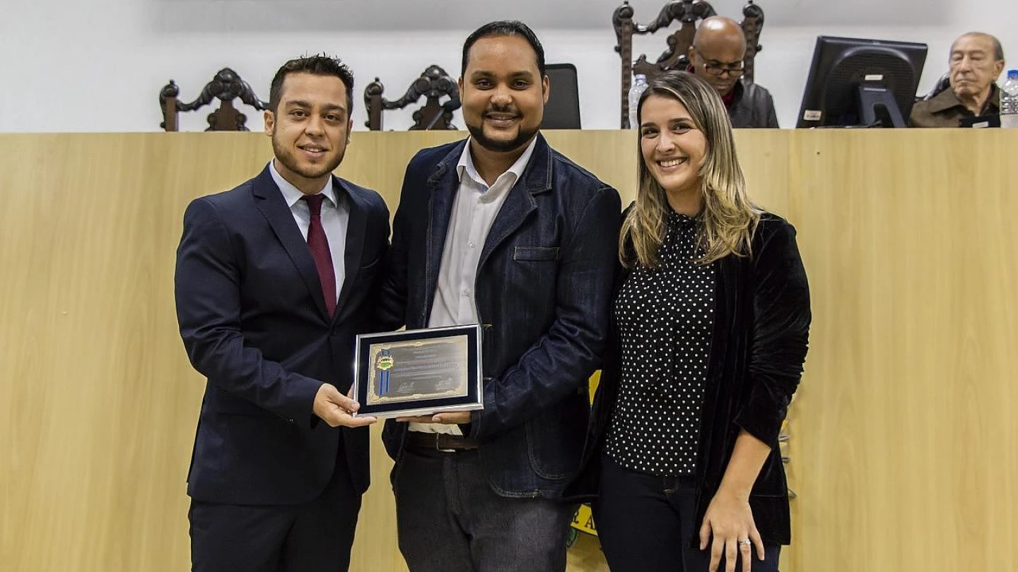 Câmara de Taubaté homenageia jornalistas de diferentes gerações 