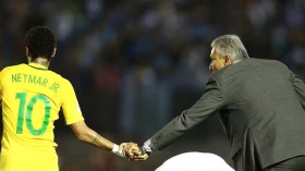 Ex-companheiros de craques da Seleção, atletas do Burro confiam no hexa na Rússia
