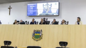 Câmara questiona abrigos para cães e gatos em presídios