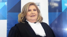 Nara Fortes toma posse da reitoria da Unitau