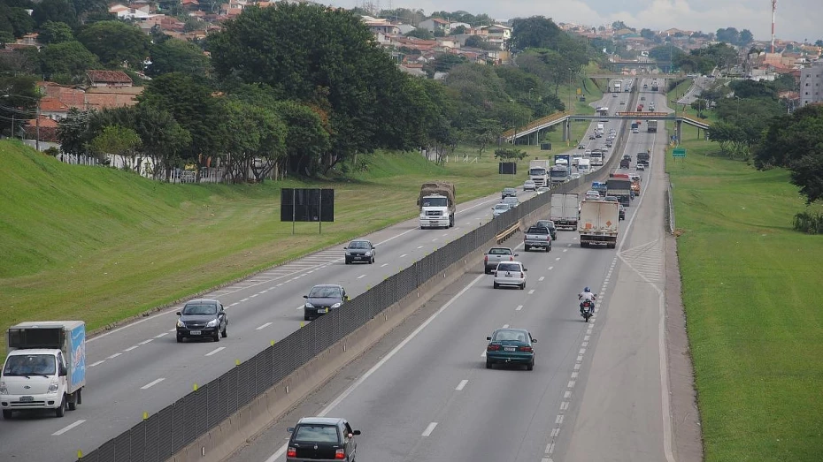 Via Dutra tem aumento de tráfego durante o feriado Via Dutra tem aumento de tráfego durante o feriado
