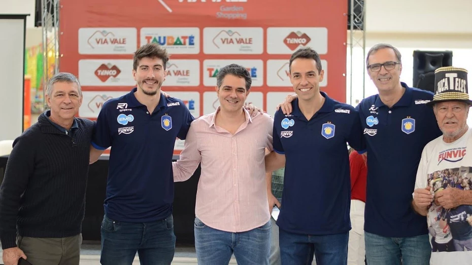 Rapha e Uriarte trocam elogios e prometem “disputa saudável” no Vôlei Taubaté Rapha e Uriarte trocam elogios e prometem “disputa saudável” no Vôlei Taubaté
