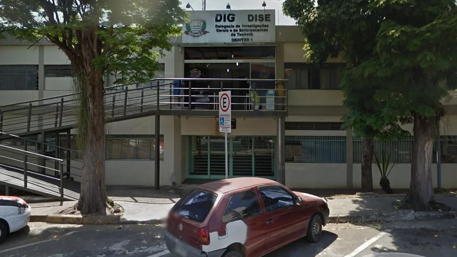 Adolescente morre após ser baleada por ex-namorado Adolescente morre após ser baleada por ex-namorado