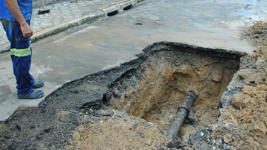 Obras interditam vias em Taubaté