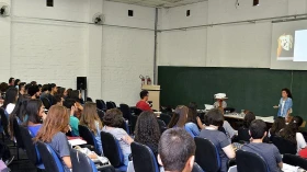Unitau promove palestras na recepção aos novos alunos