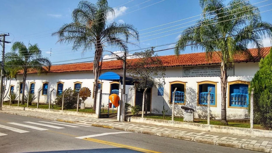 Pesquisador de ópera ministra palestra no Mistau Pesquisador de ópera ministra palestra no Mistau