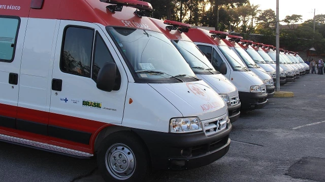 Funcionários do SAMU são demitidos após resgatarem cachorro