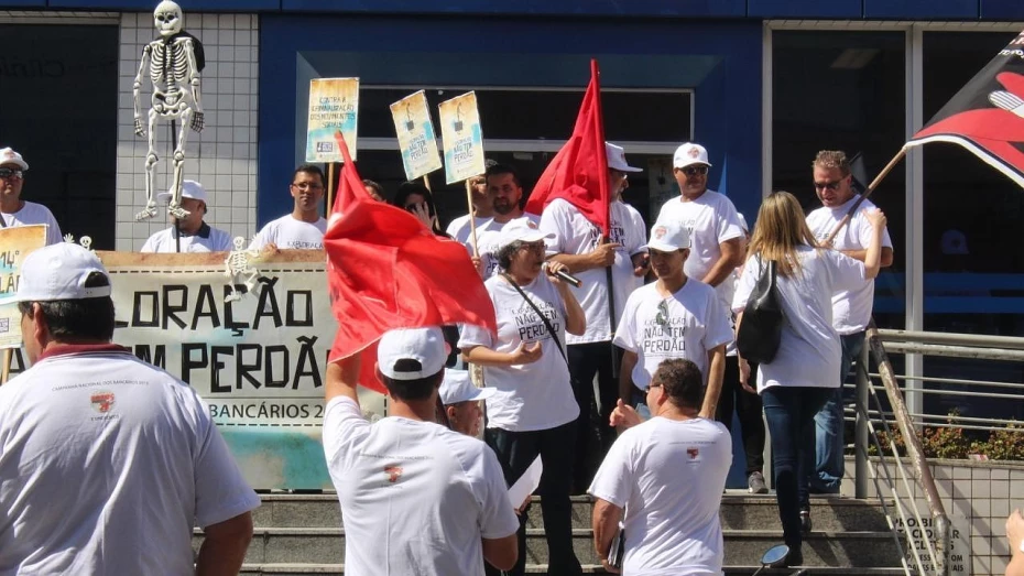 Manifestação dos bancários deve fechar agências na manhã desta sexta-feira Manifestação dos bancários deve fechar agências na manhã desta sexta-feira
