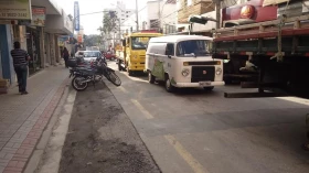 Rua Carneiro de Souza é interditada para obras