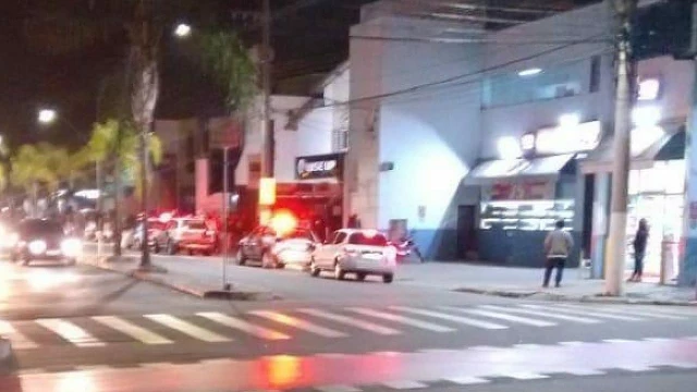 Jovem é morto em frente à casa noturna em Taubaté