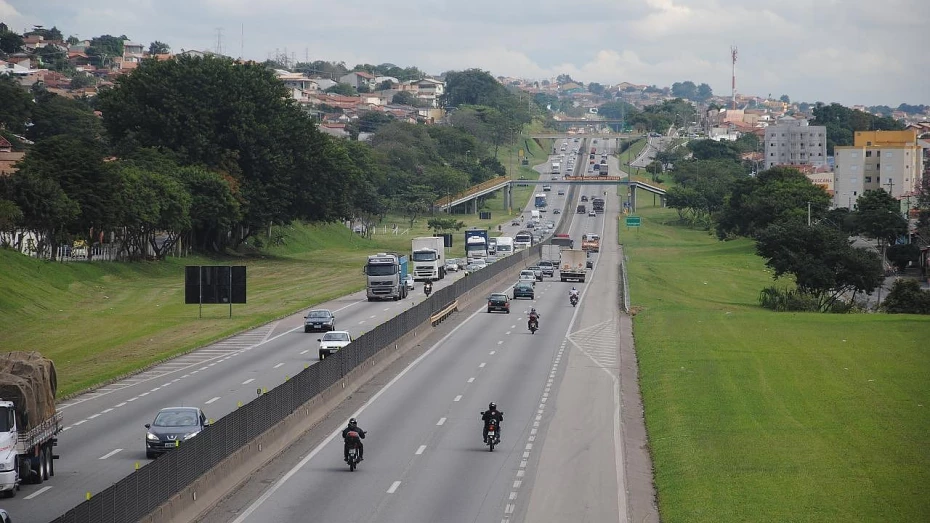 Via Dutra passa por serviços de recuperação de pavimento na RMVale