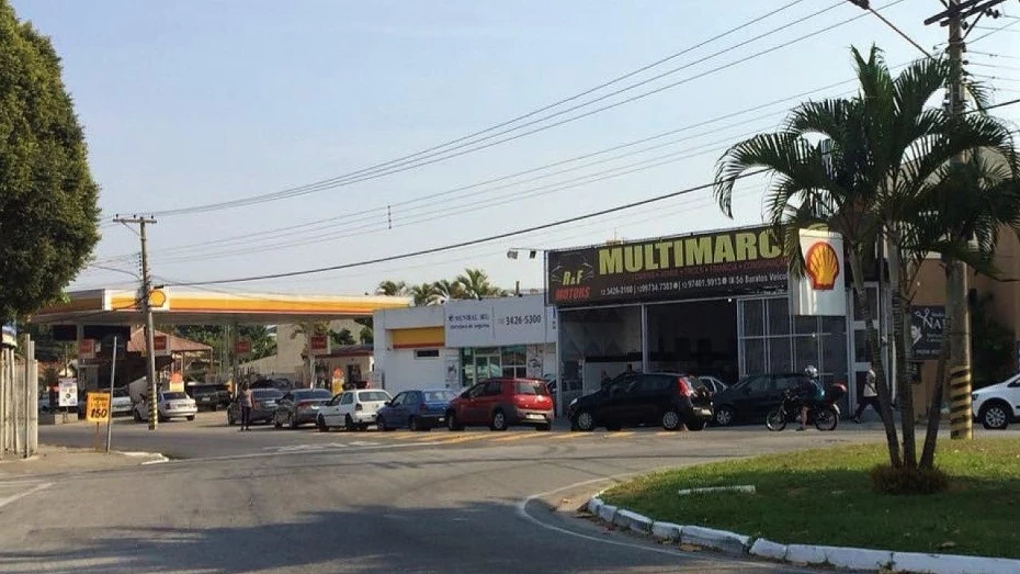 Boatos sobre nova greve lotam postos de combustíveis em Taubaté Boatos sobre nova greve lotam postos de combustíveis em Taubaté