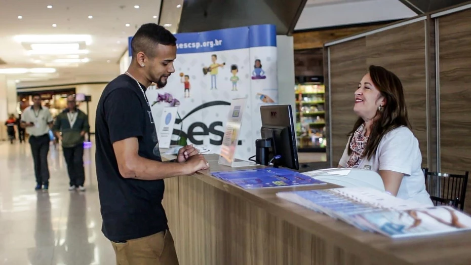 Sesc realiza ação de cadastramento de sócios em shopping da cidade Sesc realiza ação de cadastramento de sócios em shopping da cidade