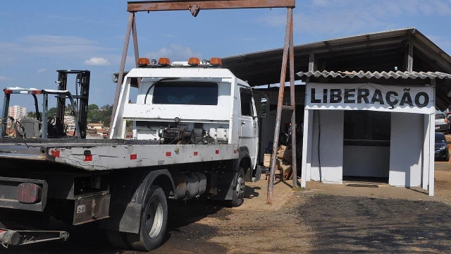 Serviço para liberar veículos apreendidos tem novo horário de funcionamento