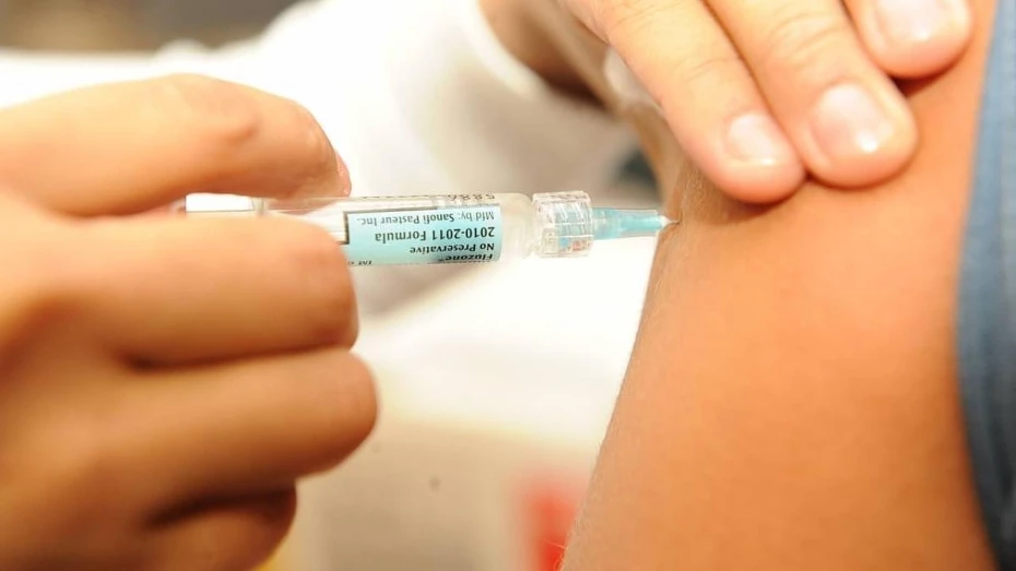 Vacinação contra meningite é retomada na cidade Vacinação contra meningite é retomada na cidade