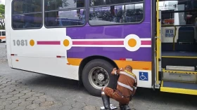 Veículos do transporte público são autuados no município Veículos do transporte público são autuados no município