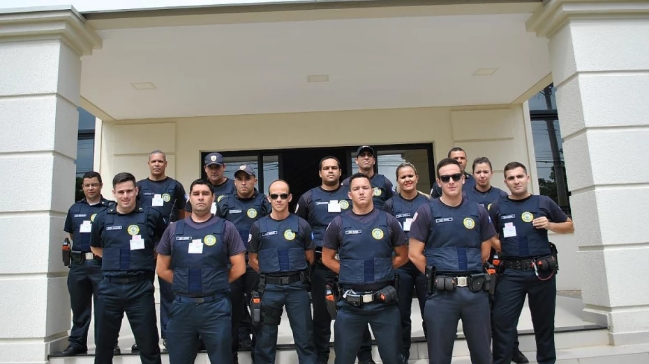Prefeito cria projeto que estabelece o uso de armas de fogo pela GCM