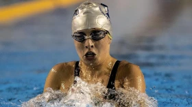 Larissa Oliveira representa a cidade no Brasileiro de Natação paralímpica
