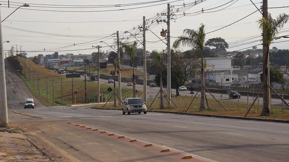 Prefeitura cancela interdição na avenida Dom Pedro I Prefeitura cancela interdição na avenida Dom Pedro I