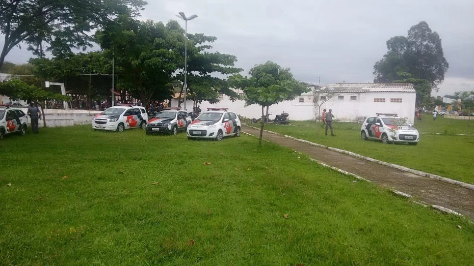 Homem é baleado após briga no campeonato amador Homem é baleado após briga no campeonato amador