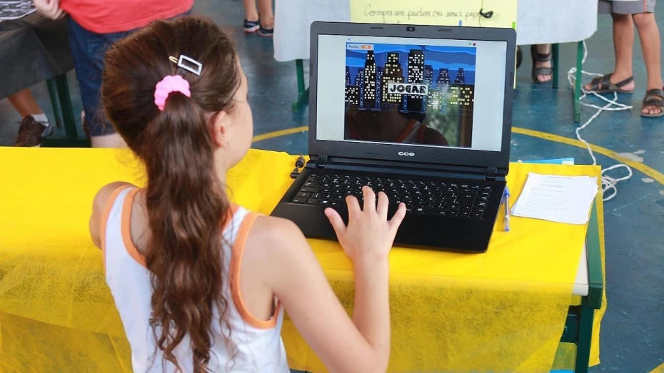 Colégio de Guaratinguetá promove feira de empreendedorismo Colégio de Guaratinguetá promove feira de empreendedorismo