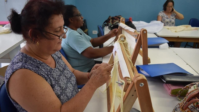 Escolas do Trabalho realizam Feira do Artesanato em Taubaté