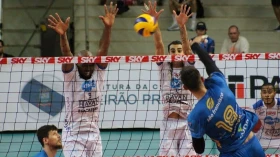 Vôlei Taubaté se recupera na Superliga com vitória fora de casa
