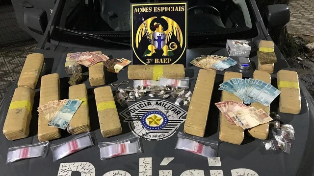 Homem é preso com tijolos de maconha no bairro São Gonçalo
