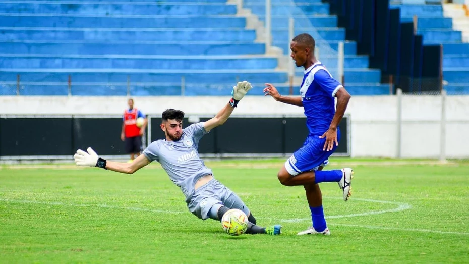 Vasco-RJ relata ofensas homofóbicas em duelo contra Taubaté pela Copinha Vasco-RJ relata ofensas homofóbicas em duelo contra Taubaté pela Copinha