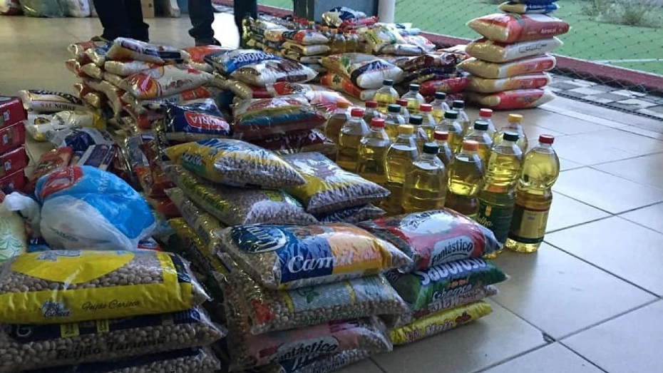 Taubaté arrecada 7 toneladas de alimentos nos jogos da Copa São Paulo Taubaté arrecada 7 toneladas de alimentos nos jogos da Copa São Paulo