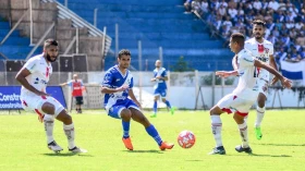 Taubaté leva virada da Linense e cai na tabela da Série A2