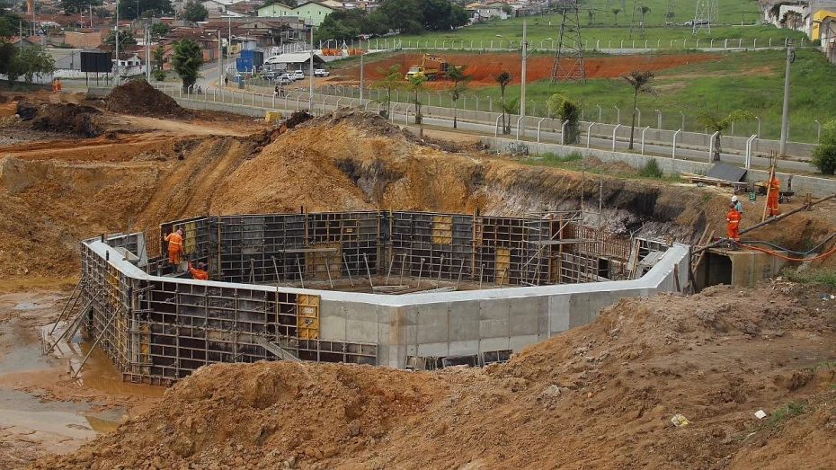 Via no Parque Três Marias é interditada por até 15 dias Via no Parque Três Marias é interditada por até 15 dias