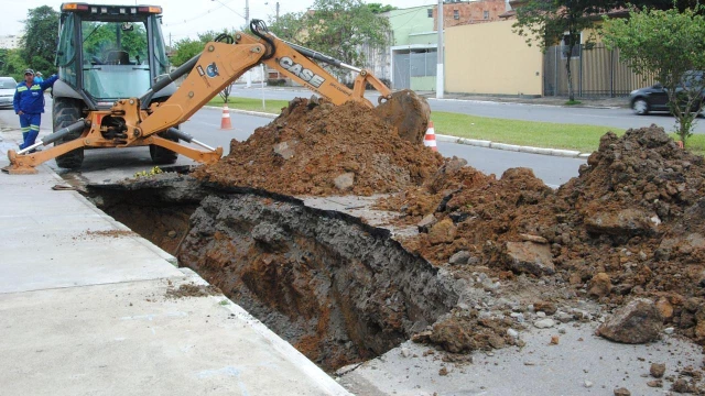 Chuva abre cratera no Santa Clara