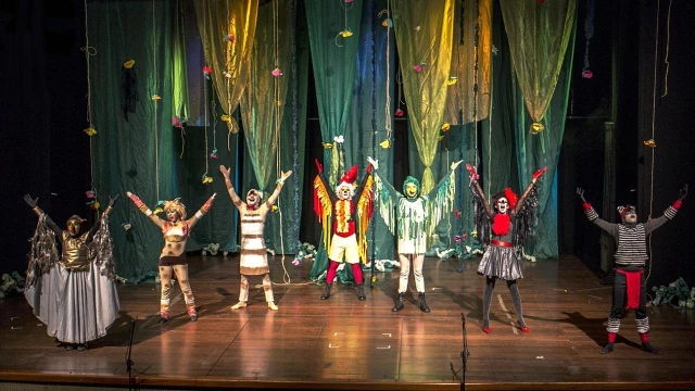 Teatro Metrópole apresenta “O Reino”
