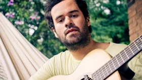 Hoje tem show do cantor Marcelo Jeneci no Sesc