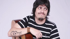 Cantor taubateano se apresenta gratuitamente no Sesc 