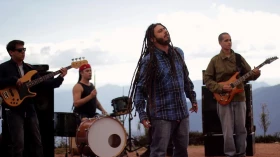 Confira o clipe 