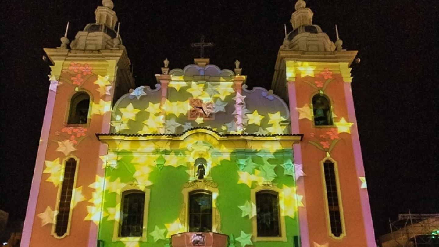 Matriz São Francisco da Chagas recebe Natal Iluminado 2013