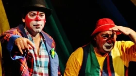 Praça Dom Epaminondas recebe peça de teatro