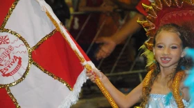 Bicampeã, Estiva presta homenagem ao E.C. Taubaté 