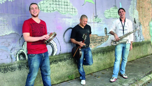 Código Ternário se apresenta na cidade