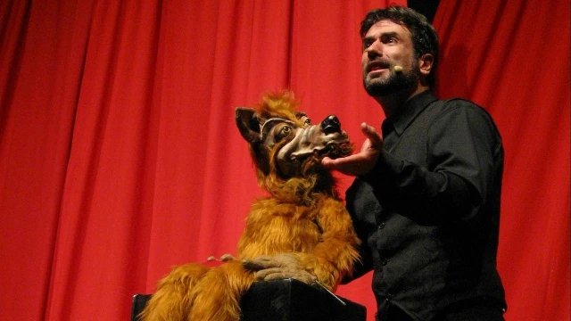 Lobo Mau é tema de Teatro de Bonecos