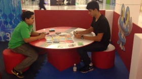 Shopping recebe duelos de cartas Pokémon