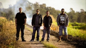 Banda Outros Oitos se apresenta no Sesc