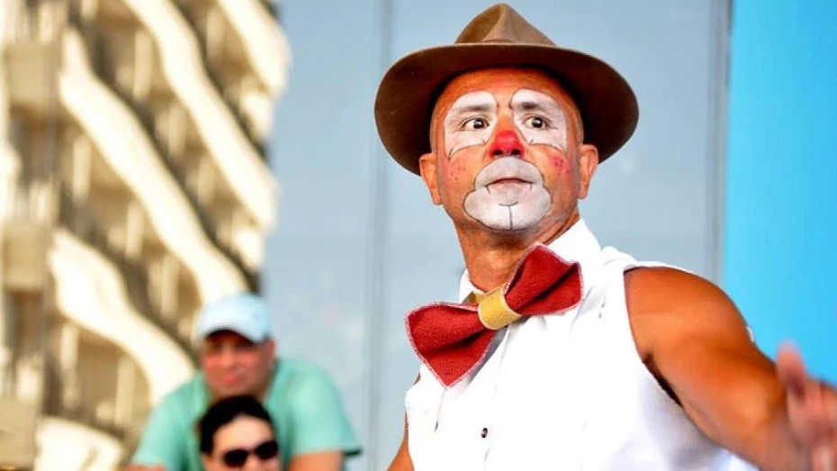 Circo Nosotros realiza espetáculo na cidade Circo Nosotros realiza espetáculo na cidade