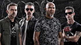 Sesc recebe show da banda Inocentes 