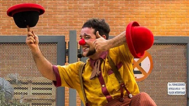 Cia Suno realiza espetáculo Sanduda Delivery