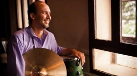 Carlos Ezequiel Trio anima feriado no Sesc