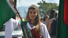 Visitantes prestigiam o último dia da Festa de Quiririm Visitantes prestigiam o último dia da Festa de Quiririm
