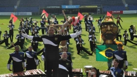 Campeã do mundo, Famuta ganha festa na volta ao Brasil